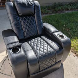 Lightly Used Leather Power Lift Chair Recliner Sofa Chair