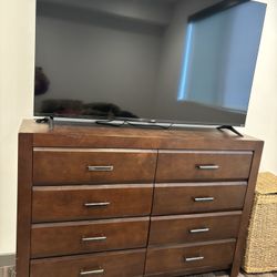 8 Drawer Dresser 