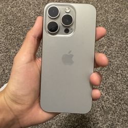 iPhone 15 Pro 