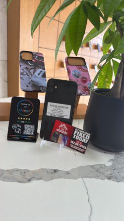 iPhone 11 64gb unlocked 🐼