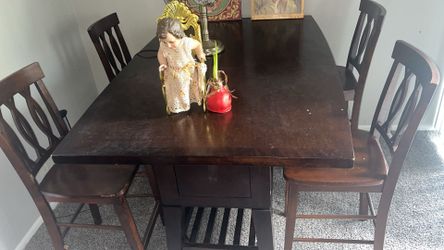 Dining room table