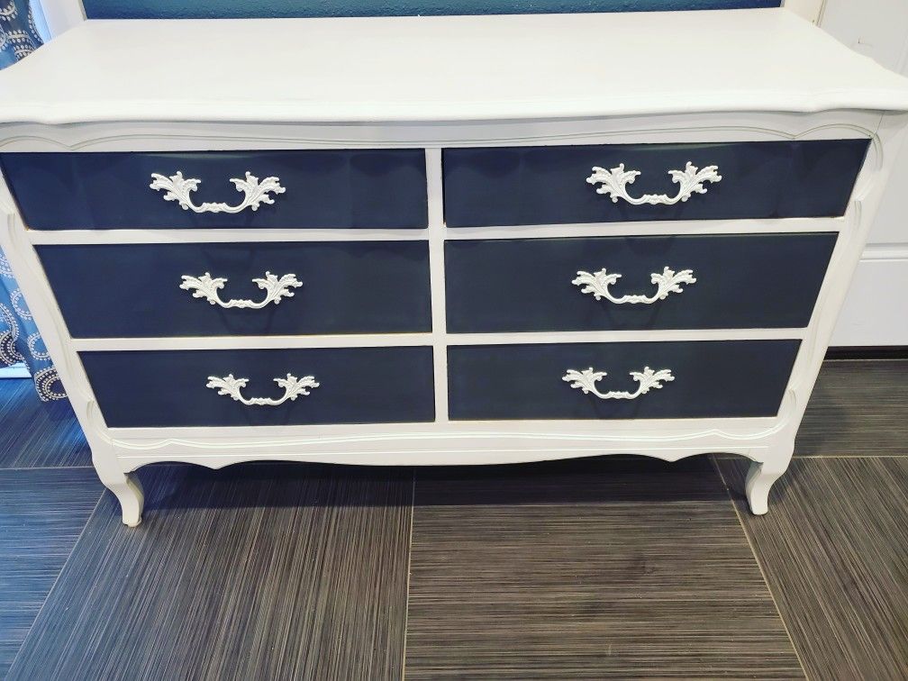 French dresser