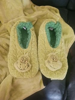 Grinch  slippers