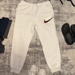 Nike Men's Club Fleece Brushed-Back Chenille Futura Joggers