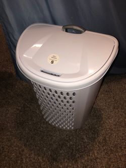 Laundry hamper