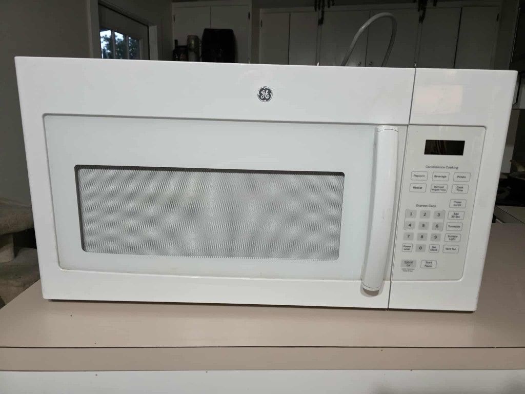 30" GE Microwave Over The Range