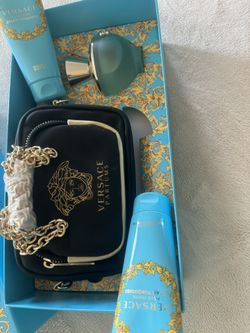 Versace Women Perfum 3.4 Oz With Bag And Kit 