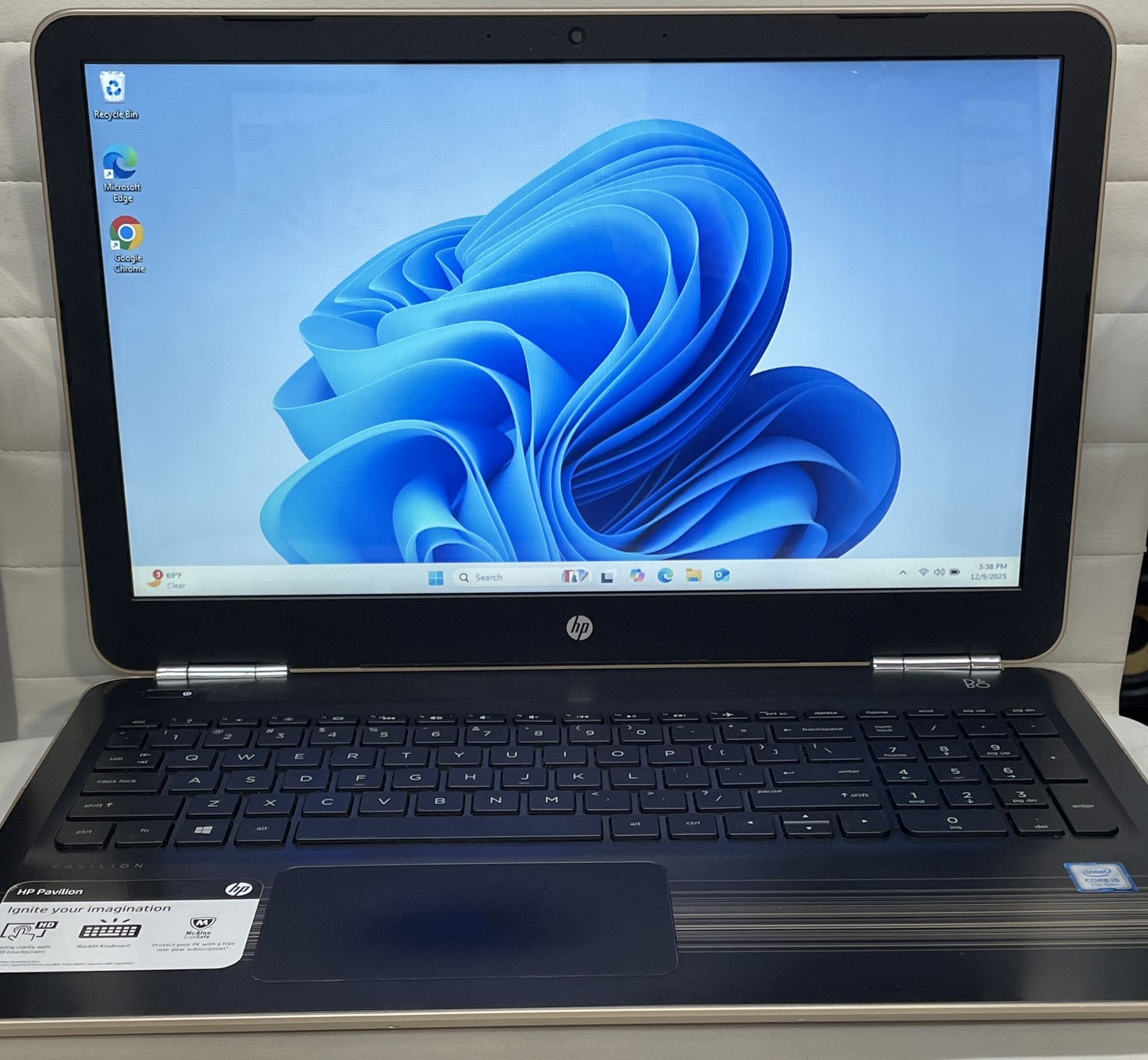 Laptop Hp Pavilion 15.6” 15-au183cl Touch Screen, Intel I5, Ram 12gb, Storage 128gb SSD, Windows 11