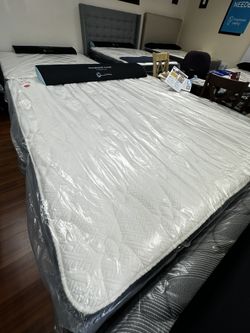 STEARNS AND FOSTER CALIFORNIA KING HYBRID COOLING GEL MEMORY FOAM MATTRESS