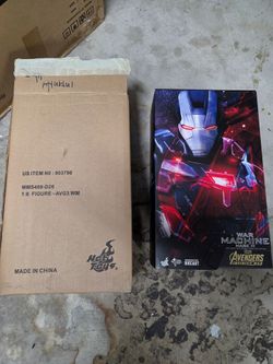 Hot toys war machine