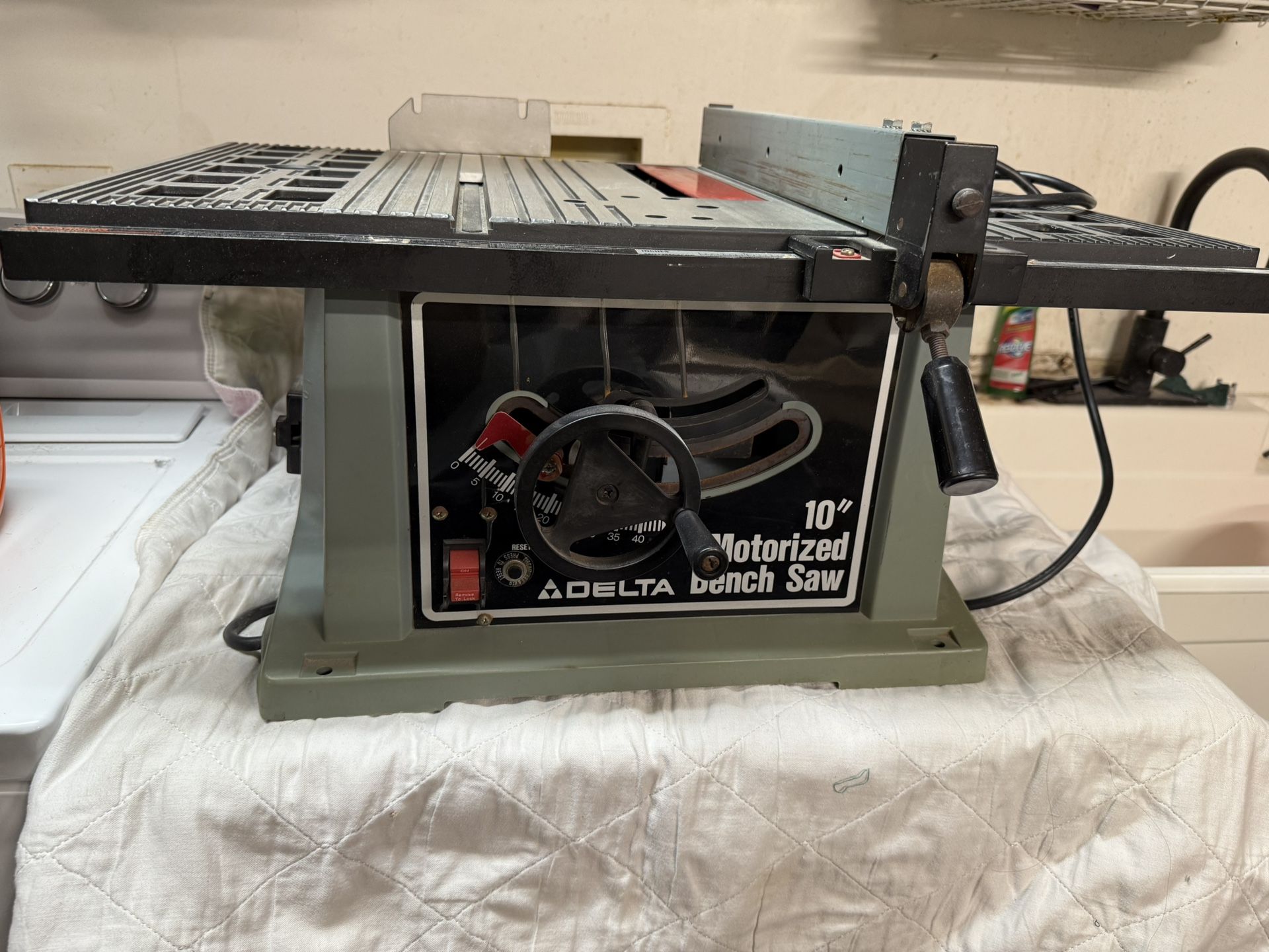 Delta Motorized 10” bench Saw