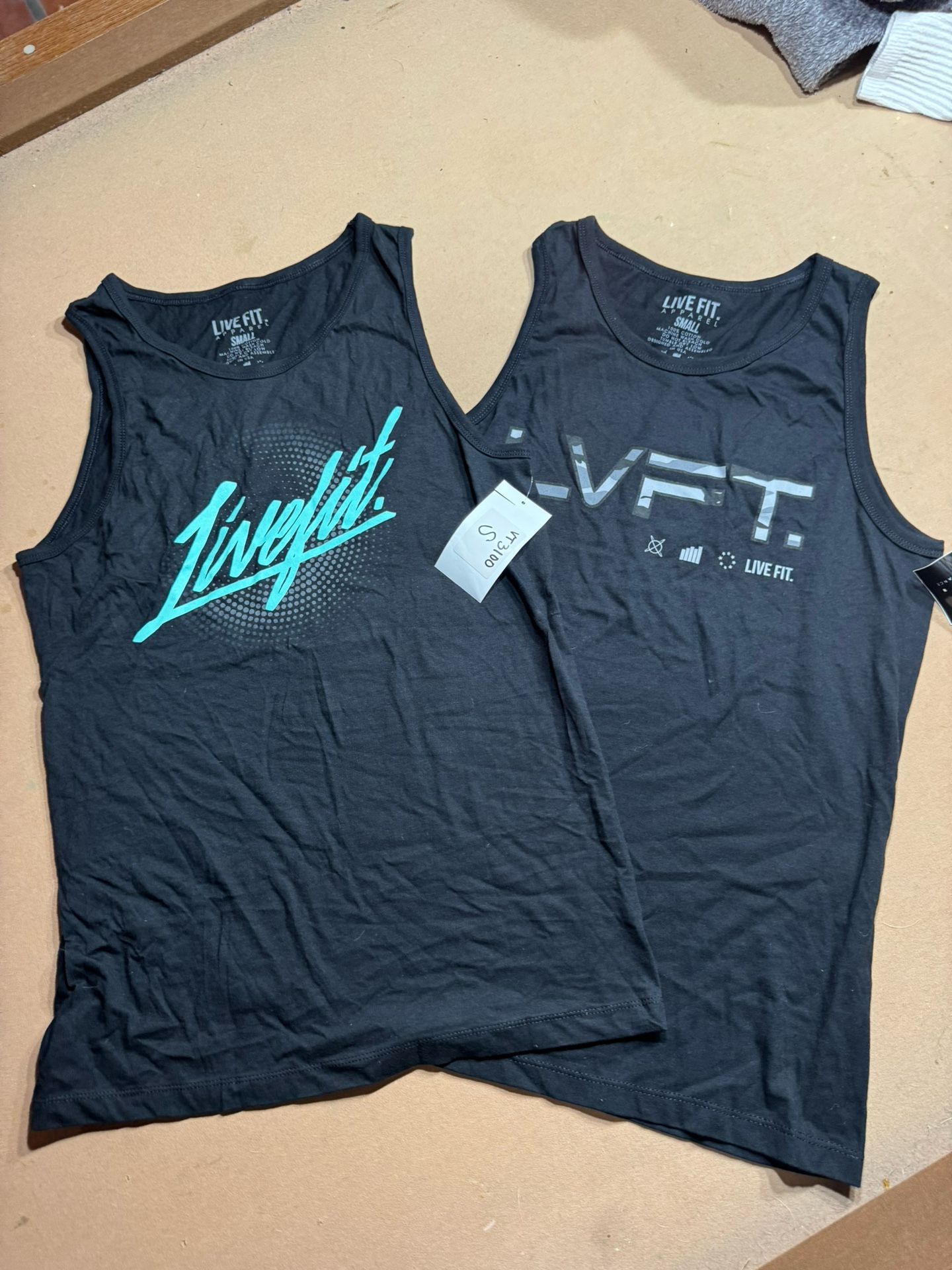 LIVEFIT Men’s Tanks Medium NWT