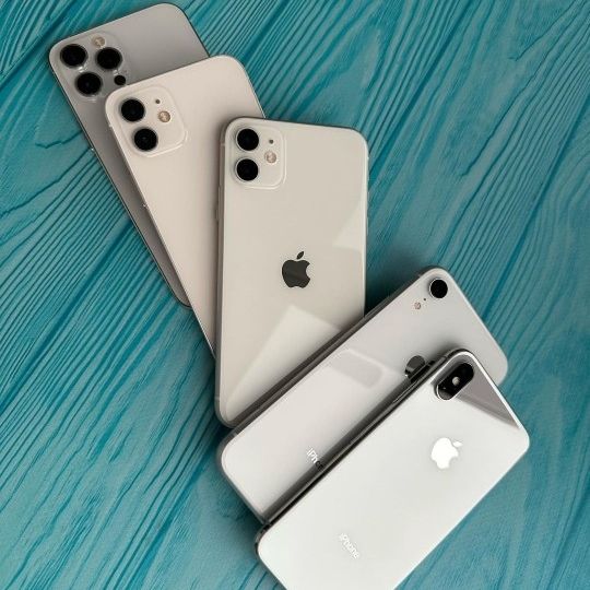 iPhone 12 | IPHONE 11 | IPHONE 10 Unlocked / Desbloqueado 😀 - Different Colors Available