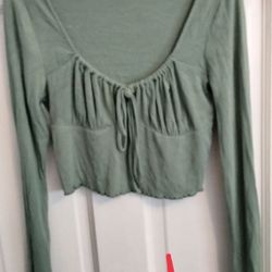 Ladies Size med. Fashion Nova crop top 