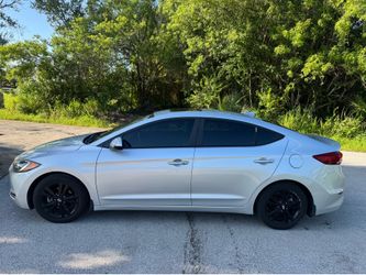 2018 HYUNDAI ELANTRA 2.0L*ONLY 69K* WARRANTY* ONE OWNER CARFAX  ONLY 69,000 MILES  ONE OWNER  NON SMOKER  NO PETS  SUPER CLEAN INSIDE AND OUT  CLEAN F