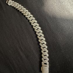 18ct White Gold 14MM 8ct Moissanite Designer Bracelet 