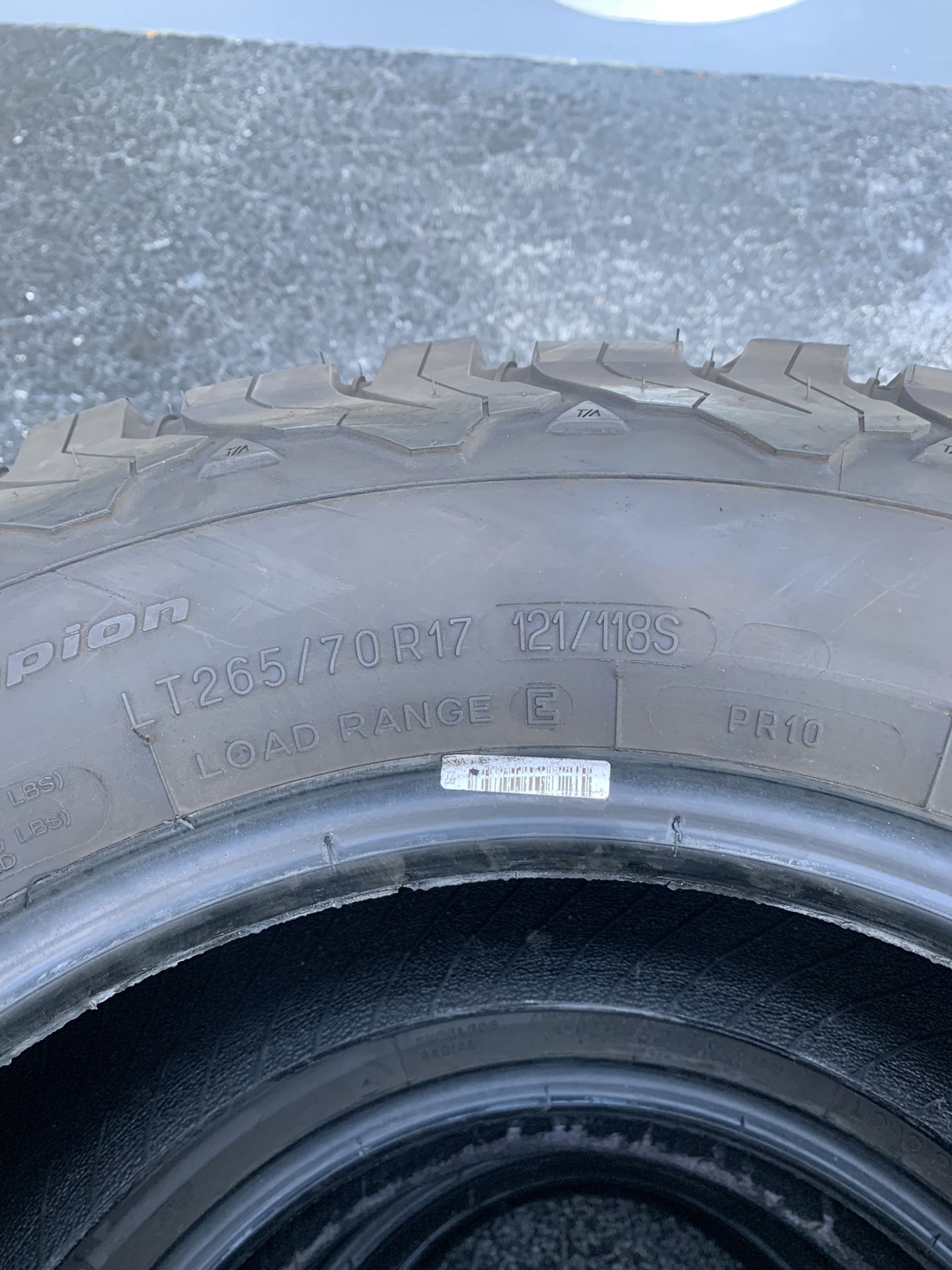 Bfgoodrich All Terrain Tires 265/70/17 for Sale in Fort Lauderdale, FL