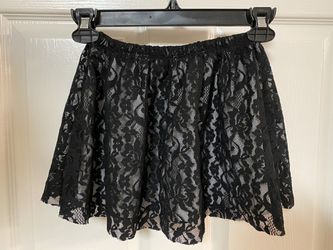 Girl’s 4T black lace skirt