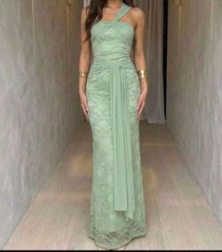 Brand new dress size m never used it