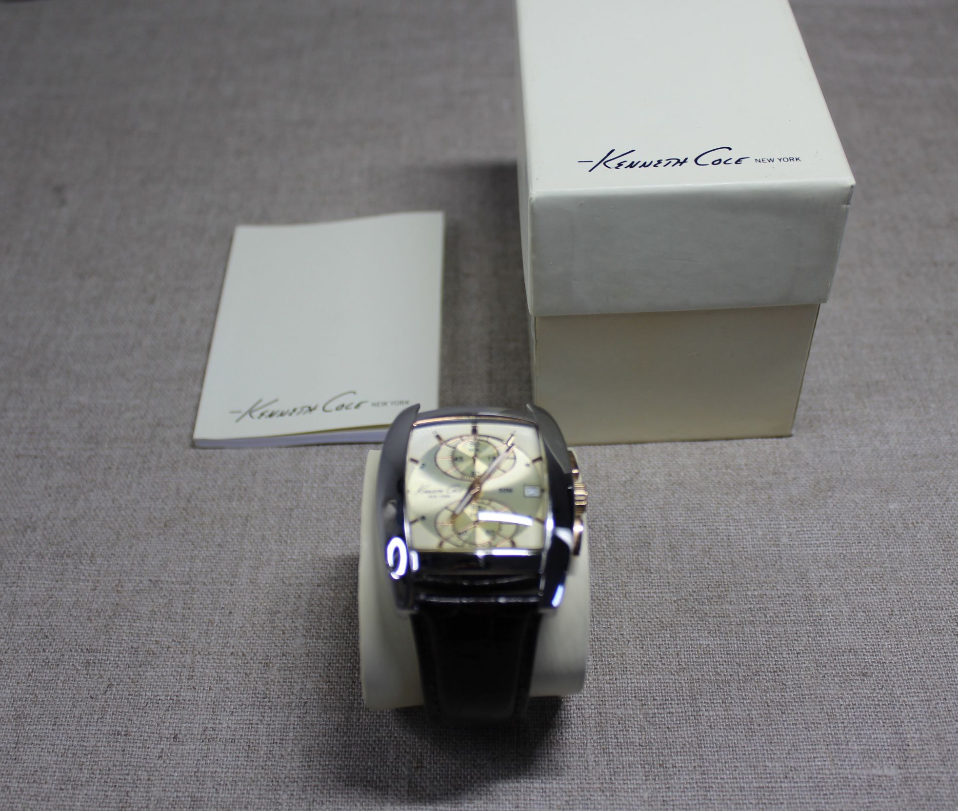 Kenneth Cole KC1523 Men's Watch, Genuine Leather Strap