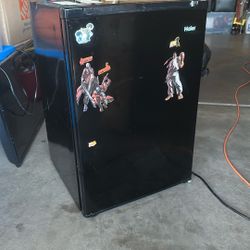 Mini Fridge 