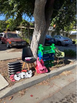 Free stuff outside now Friday 10am