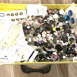 CHOICE OF Vintage To Modern Buttons 