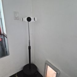 TABLET HOLDER ON WHEELS