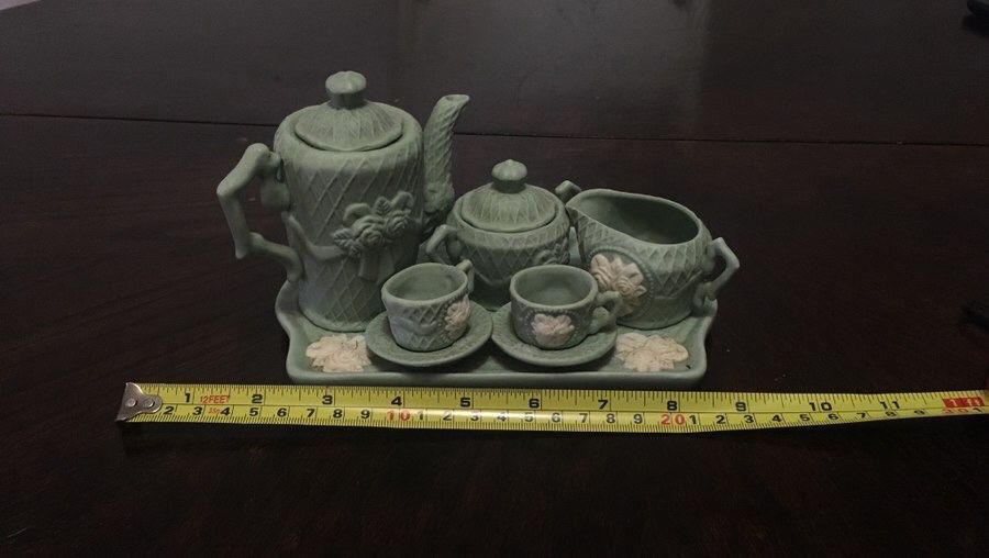Children’s ceramic tea cup set