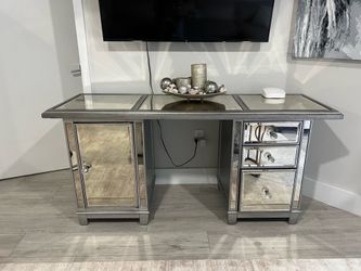 Mirrored table