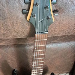 MITCHELL Electric Guitar LIKE NEW Apparently The Picture Show Some Light Reflections And Some Refractions That Are Not There On The Guitar.