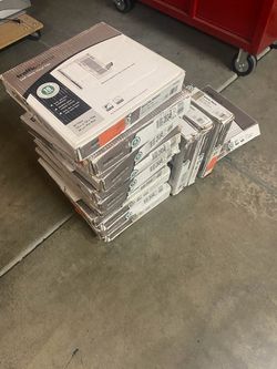 Self Stick Vinyl Tile Flooring, 30 Tiles 12 in x 12 in,  30 sq ft Per Box  14 boxes 420 sq ft Brand New