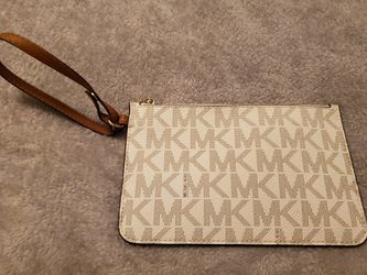 Michael Kors wristlet