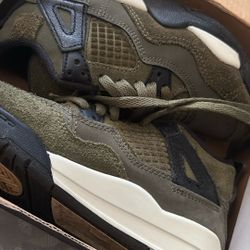 Jordan 4s