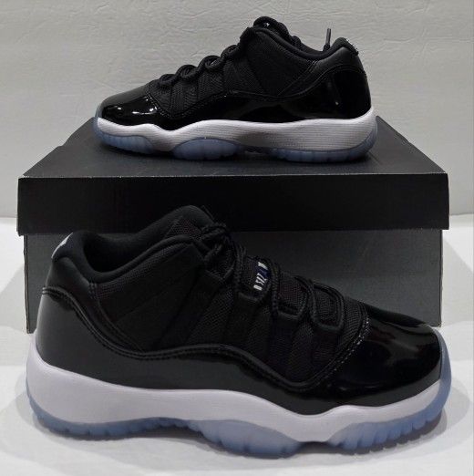 Air Jordan 11 Low Space Jam Size 5Y