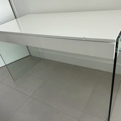 Desk With glass Legs