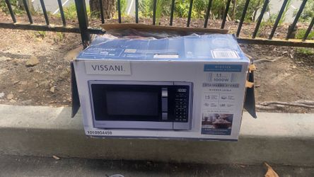 Vissani midsize countertop microwave
