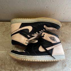 Air Jordan 1 Retro High OG 'Crimson Tint'  Sz 11 (555088-081)