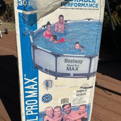 $180. Swimming Pool, 12x30 Includes Pump $200