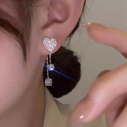 Charming Heart-Shaped Zircon Dangle Earrings