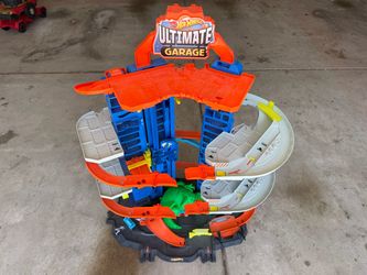 Hot-Wheels  garage tower