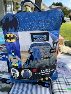 Batman 2 Piece Comforter and 2 Piece Twin Sheet Set 