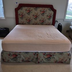 QUEEN FLORAL HEADBOARD & ARM CHAIR W/OTTOMAN