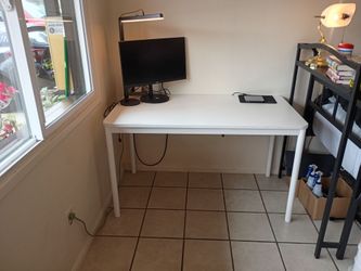 White Desk/table