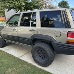 Jeep V8 Grand Cherokee 