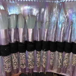 Rhinestone makeup brushes 