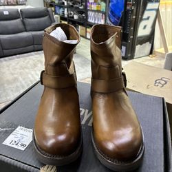 Frye Veronica Bootie 🤩