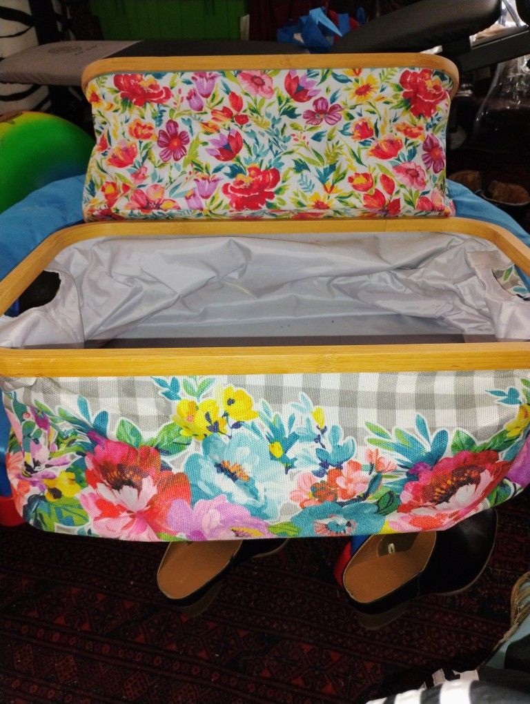 2 Vinyl Wood Frame Baskets Different Sizes Pickup Only Cash