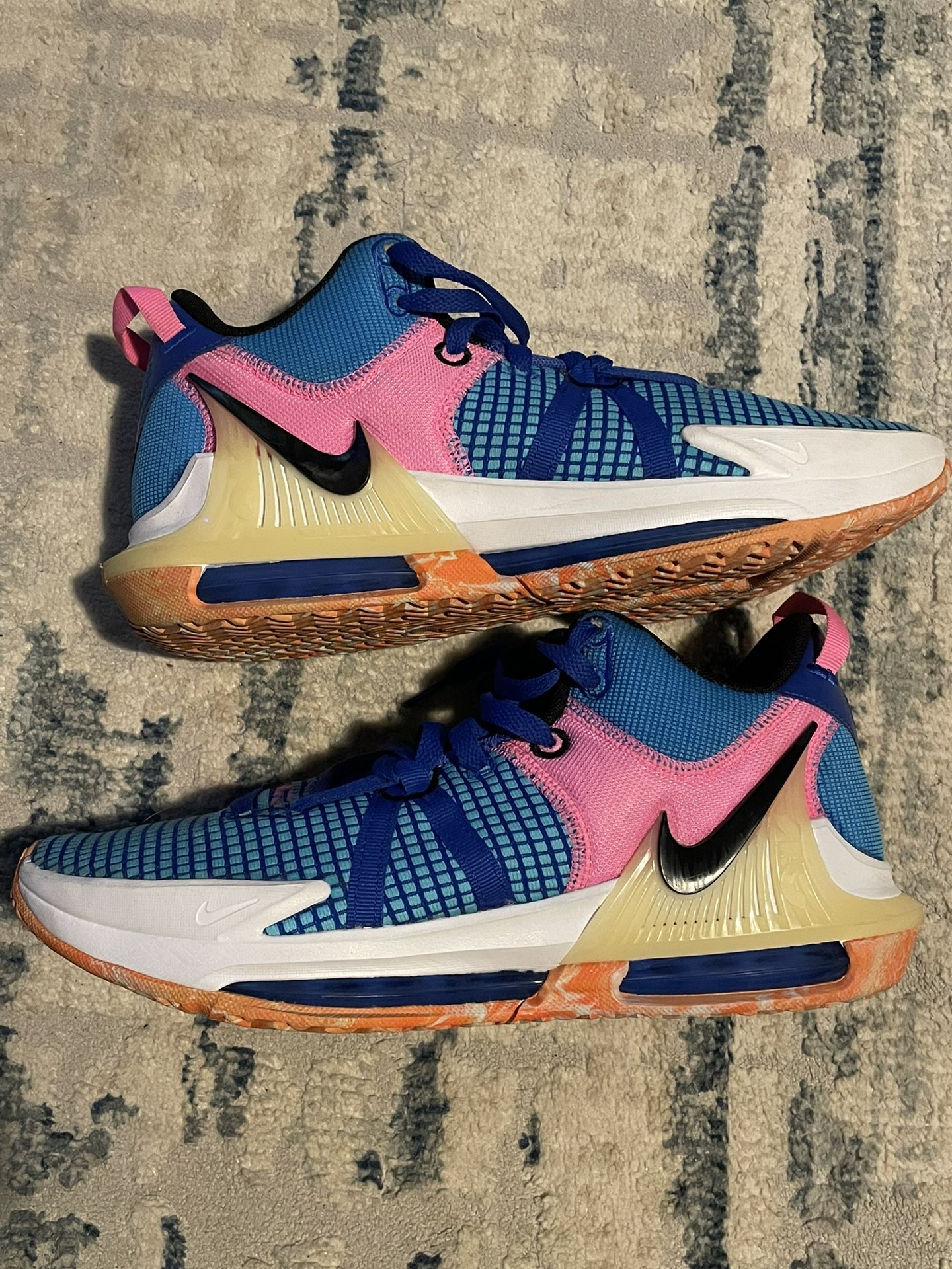 Nike Nikes Size 10 USED