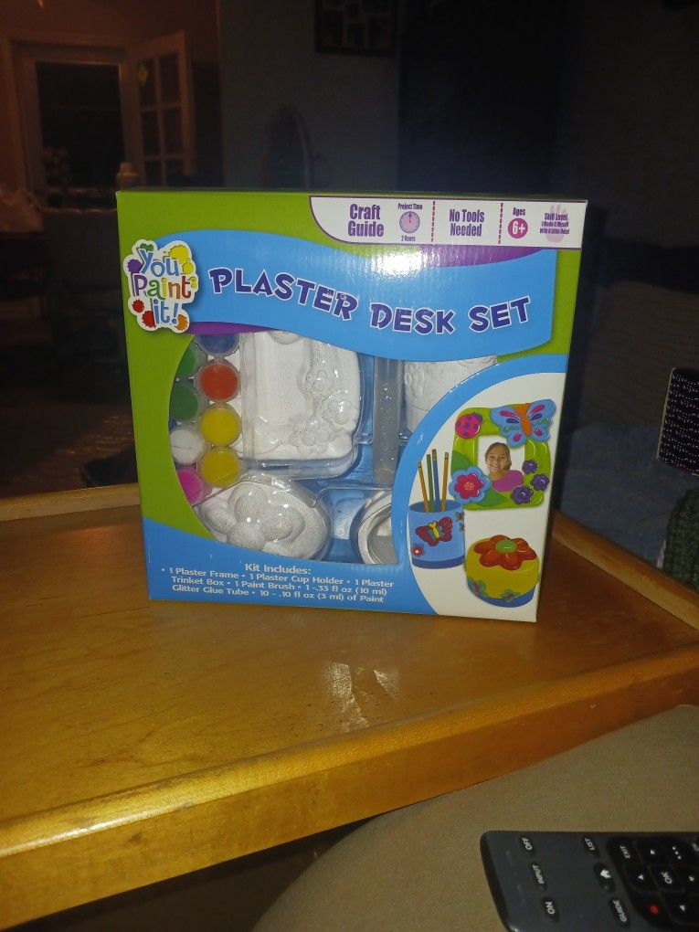Brand New Kids You Paint It Plaster Desk Set By Colorbok